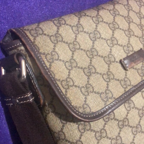 AUTHENTIC GUCCI CROSSBODY BAG - Picture 6 of 14